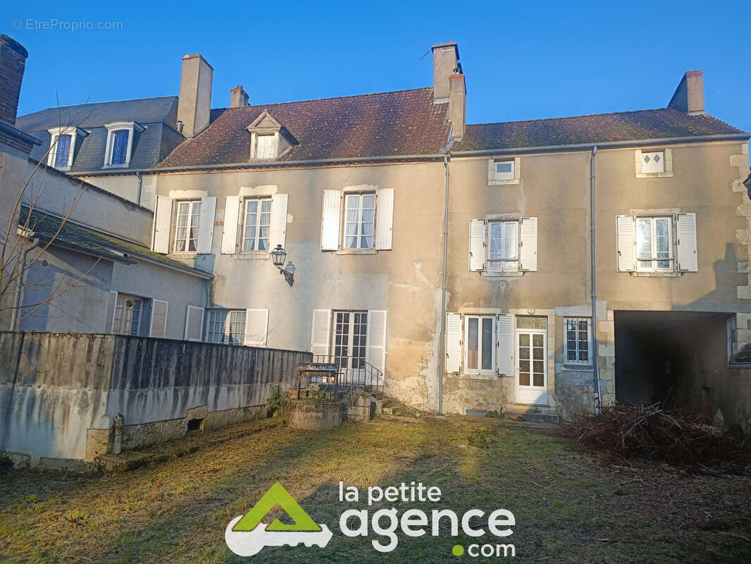 Appartement à SANCERGUES