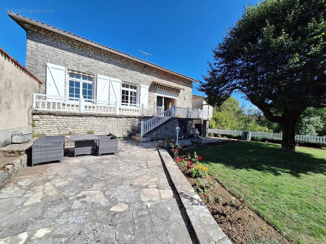 Maison à SAINT-CLAUD