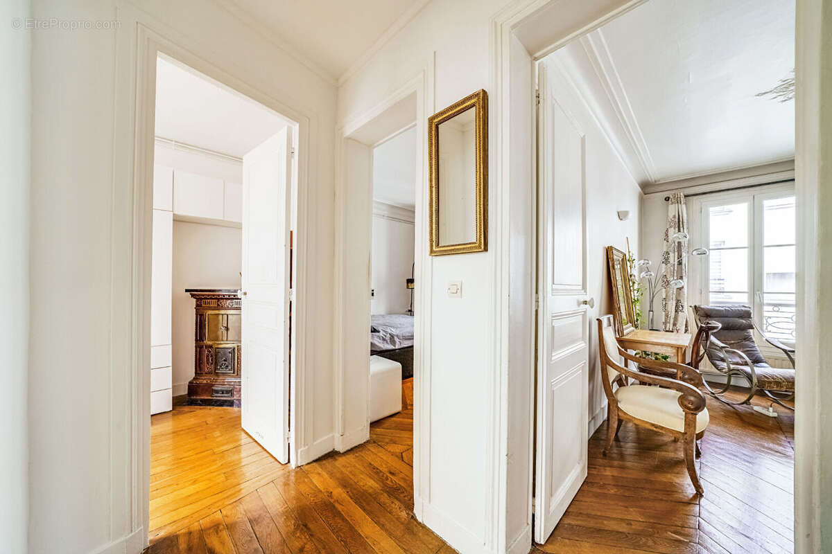 Paris 14ème-Rue Daguerre-76 m2 de charme avec ascenseur,parquet  et cour arborée - photo 8