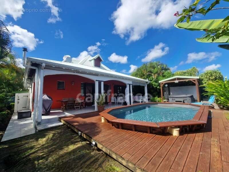 Dpt Guadeloupe (971), à vendre SAINT-FRANCOIS, villa 3 suites avec piscine et jacuzzi - photo 2