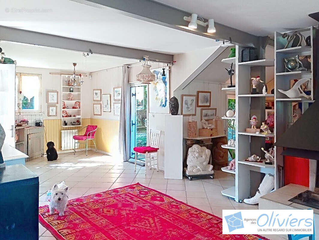 Maison à VOISINS-LE-BRETONNEUX