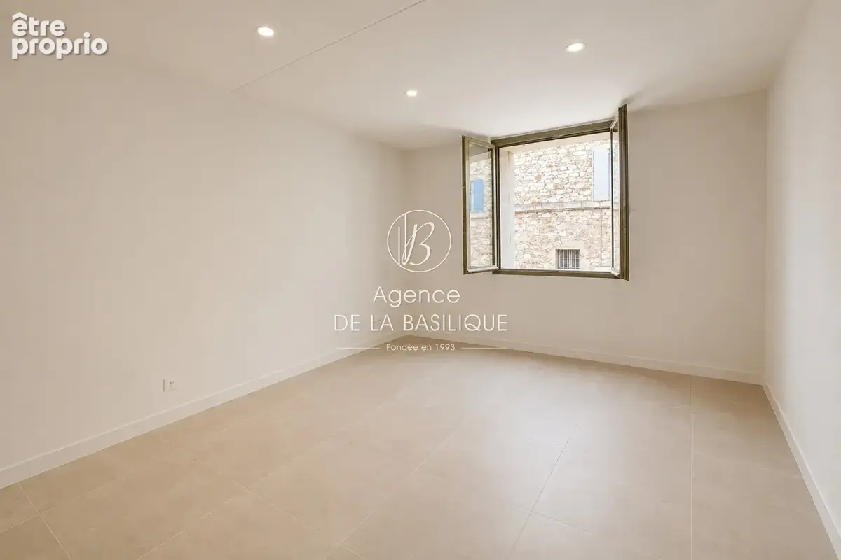 Maison 5 pièces 110 m² à vendre à Saint-Maximin-La-Sainte-Baume (83470) - photo 4