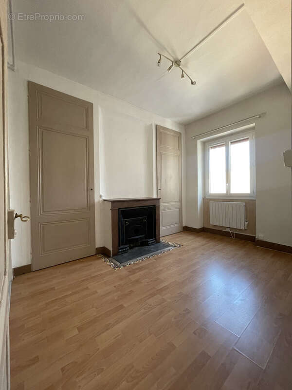 APPARTEMENT T1bis/T2 en dernier étage idéalement placé - photo 3