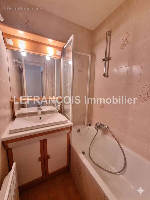Appartement à VALLAURIS