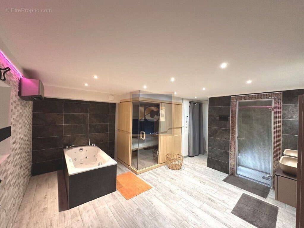 Appartement à GRIMAUD