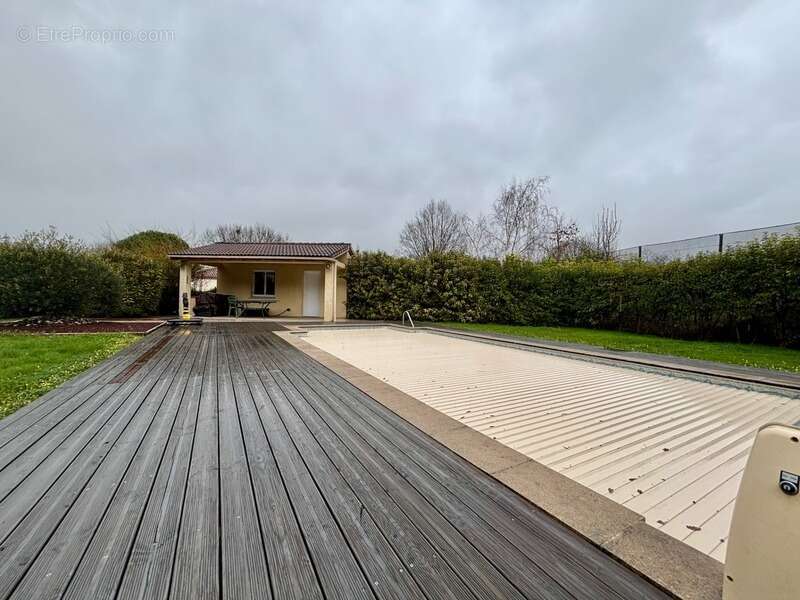 Belle maison de plain-pied avec piscine et terrain de 2000 m², au calme et sans vis-à-vis à Montauban (82) - photo 16