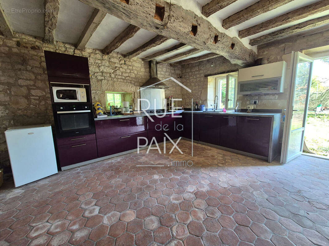 Maison à LES TROIS-MOUTIERS