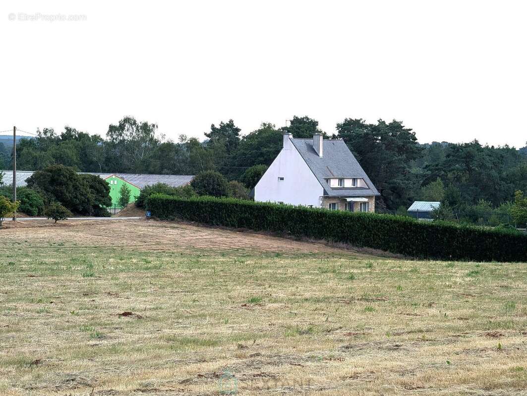 Propriété sur 27 hectares, maison 179 m2, bâtiments de 700 m2 salle de réception et 600 m2 garage - photo 20