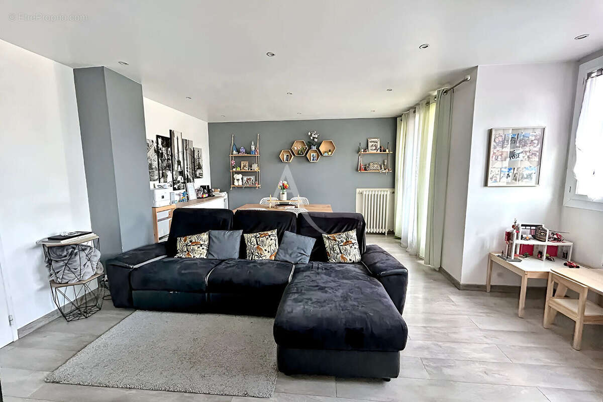 Appartement à SAINT-MAUR-DES-FOSSES