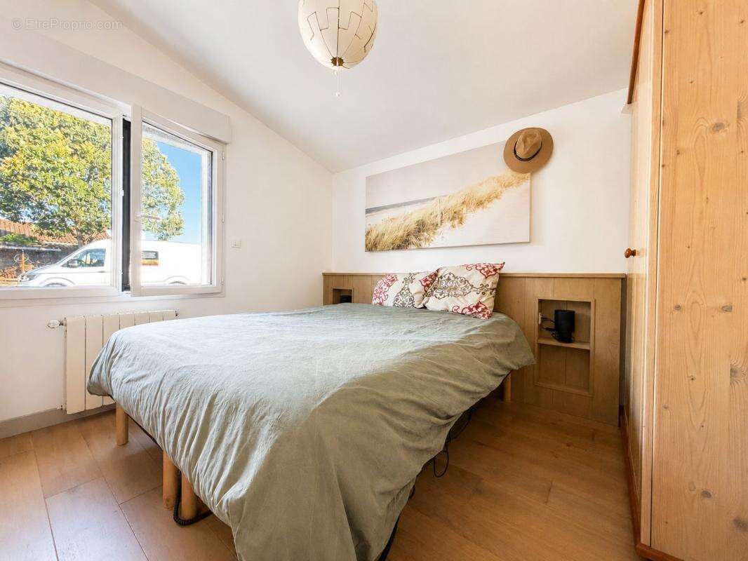 Aytré – ensemble immobilier à vocation professionnelle avec maison d’habitation - photo 11
