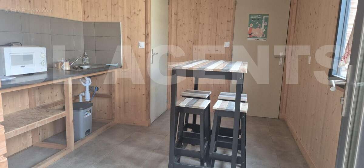 20251103_104007 - Commerce à LIMOUX