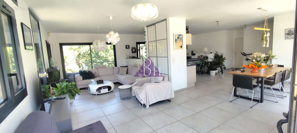 Maison à HYERES