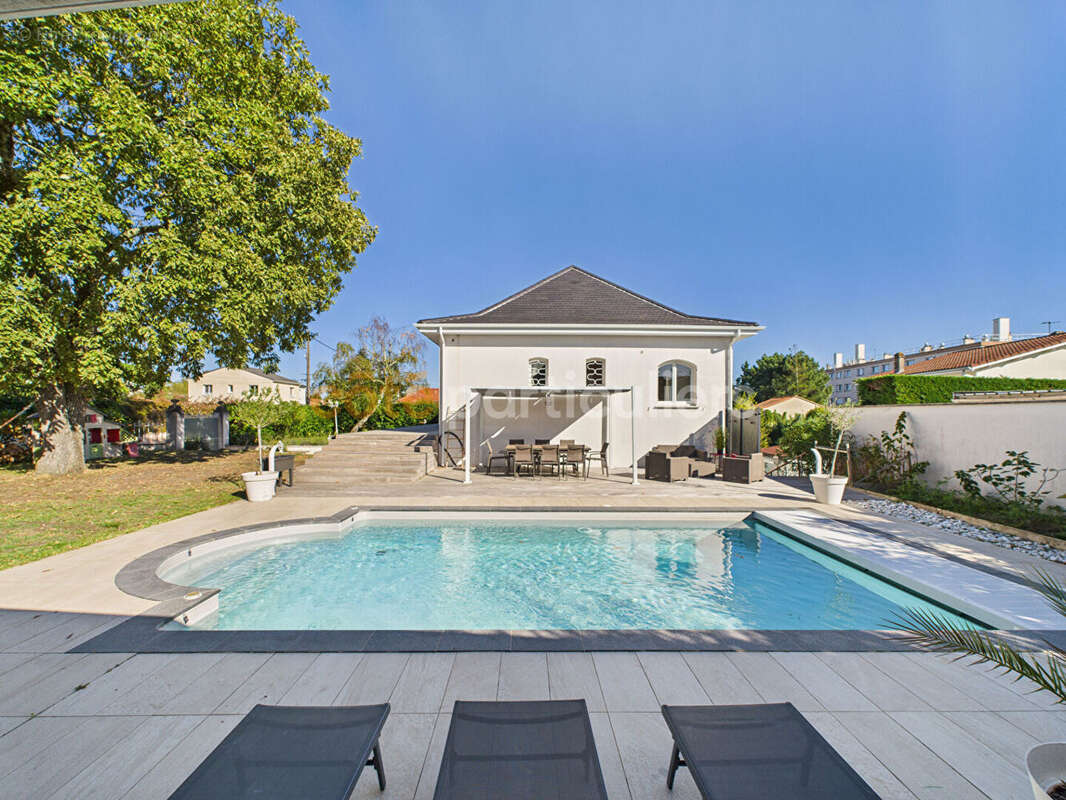 Maison à VILLENAVE-D&#039;ORNON