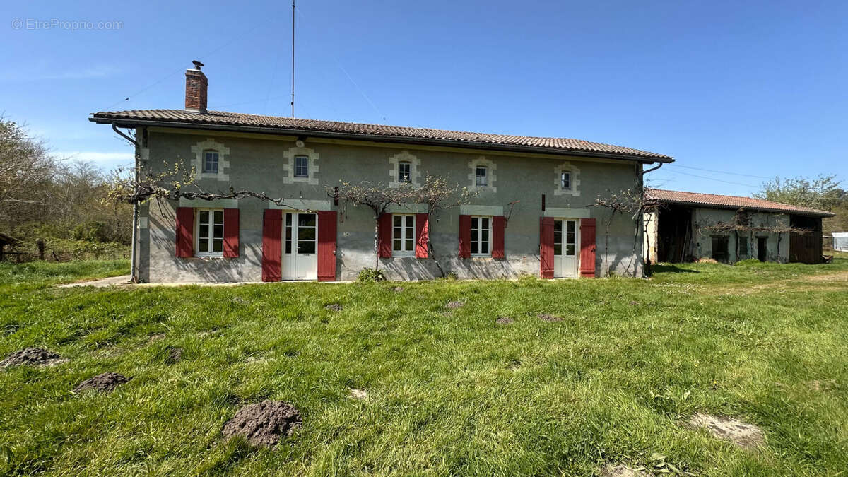 Maison à MOUSTEY