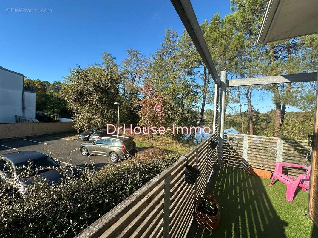 Appartement à PAREMPUYRE