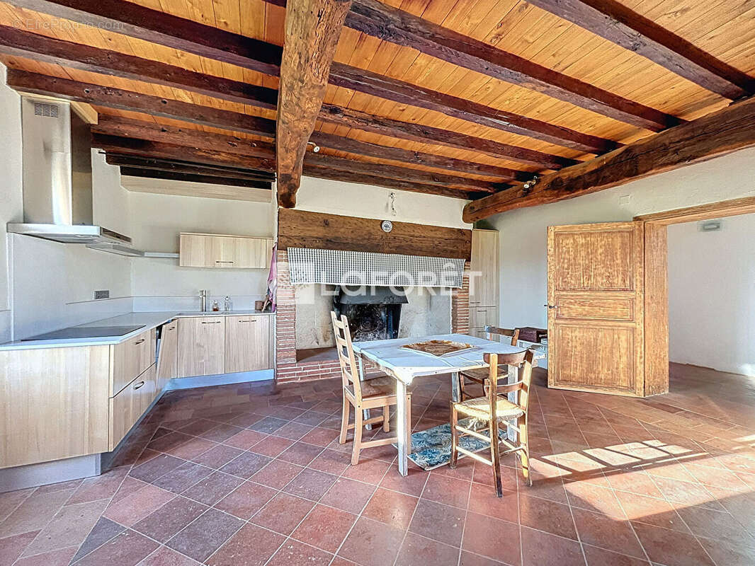 Maison à MONCLAR-DE-QUERCY
