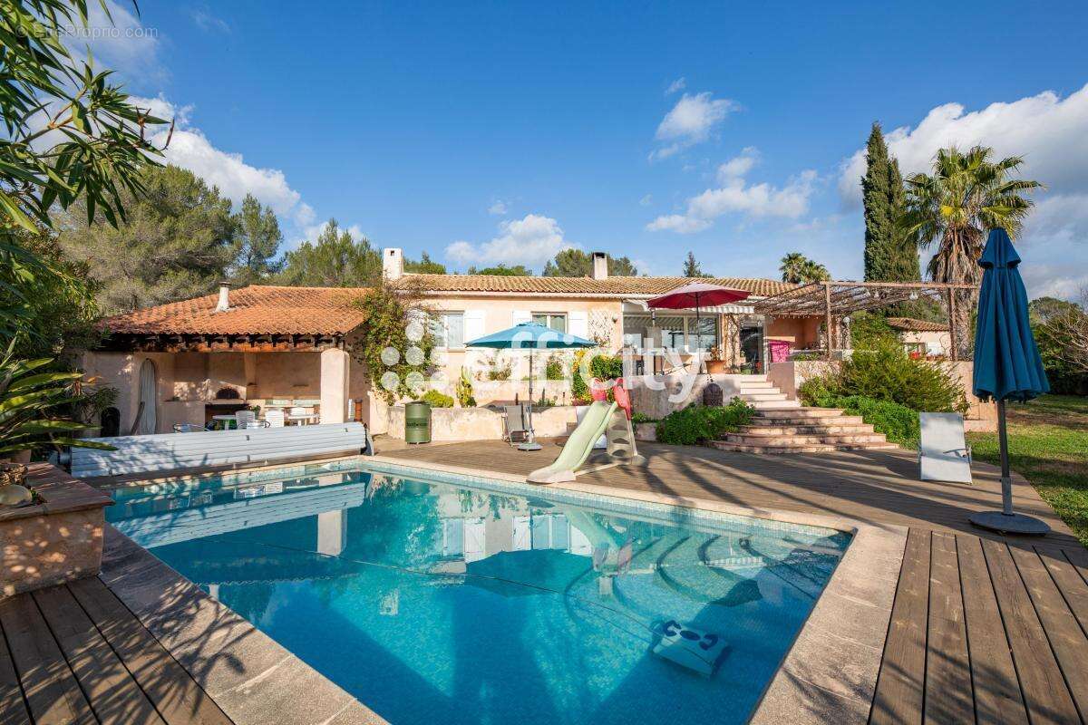 Maison à ROQUEBRUNE-SUR-ARGENS