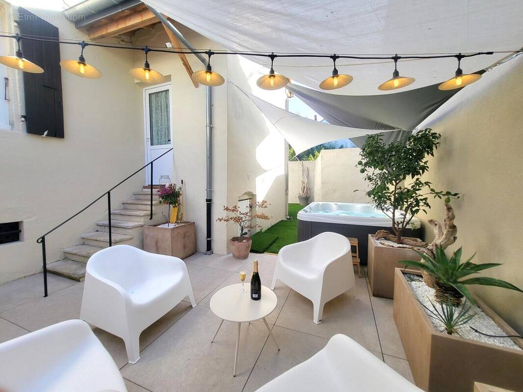 Photo 1 - Maison à MONTELIMAR