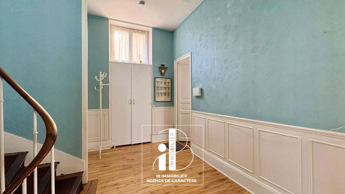 Maison à FONTAINEBLEAU