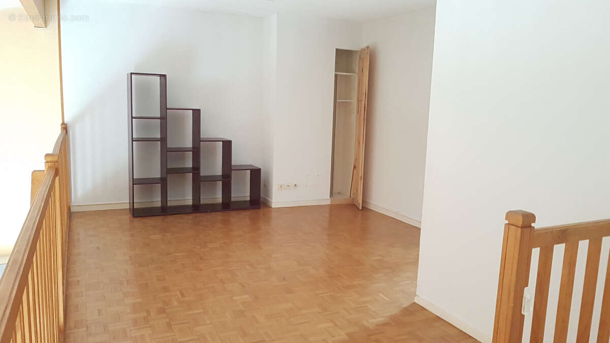 Appartement à COUZON-AU-MONT-D'OR