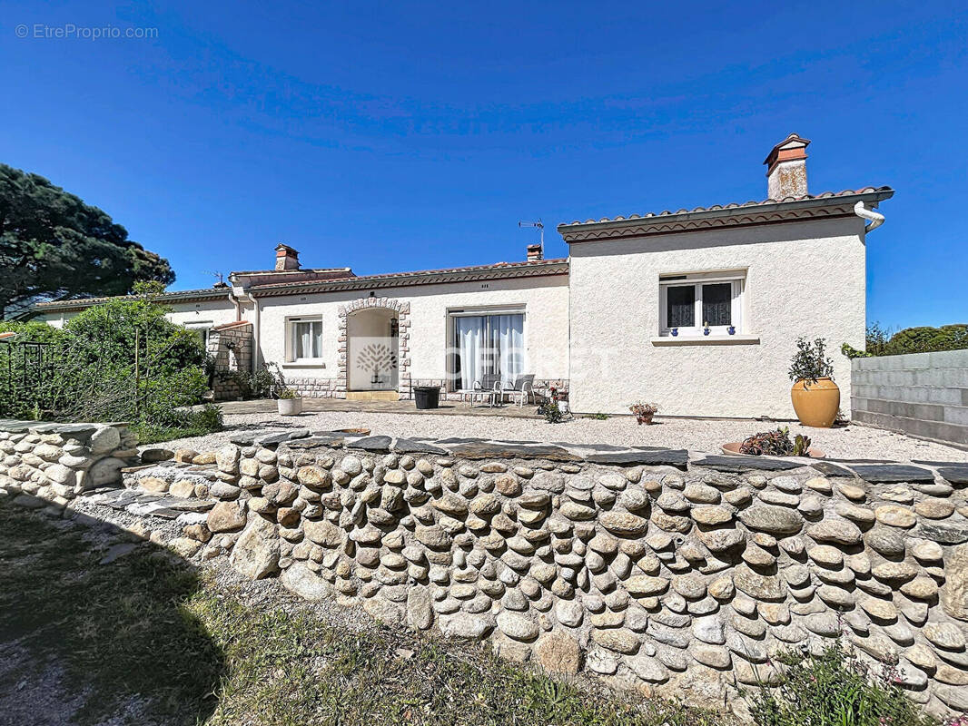 Maison à SAINT-GENIS-DES-FONTAINES