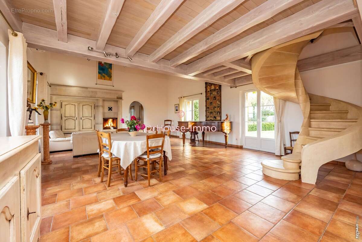 Maison 278 m² à Massac-Seran  - photo 9