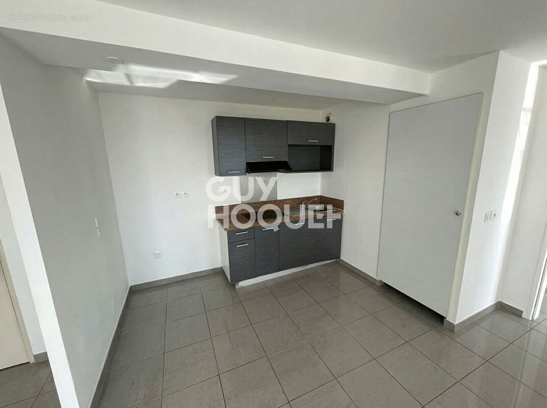 Appartement  T2 Saint Denis 44 m2 + 2 varangues vue mer - photo 4