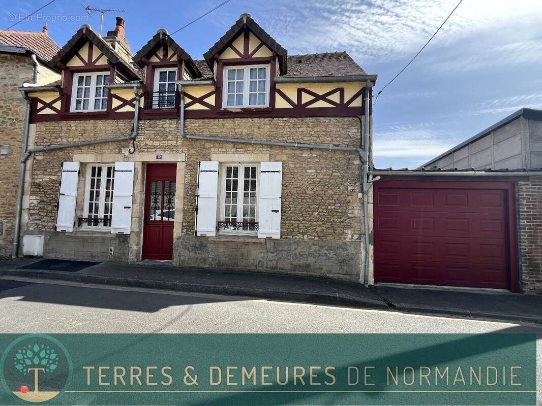 Maison à SAINT-PIERRE-SUR-DIVES