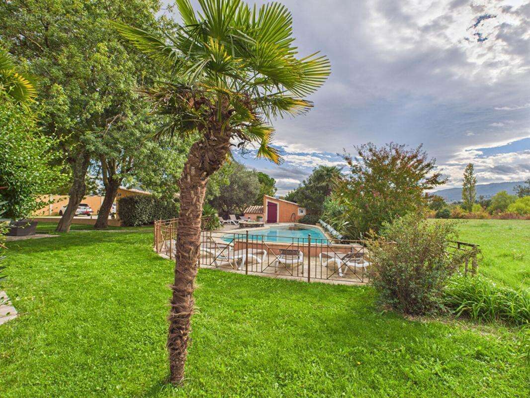 Maison à ALBA-LA-ROMAINE