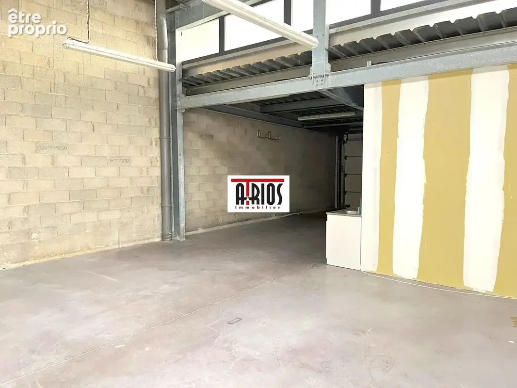 Commerce 290 m² à La Farlede  - photo 8