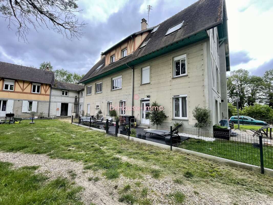 Appartement à VERT-SAINT-DENIS