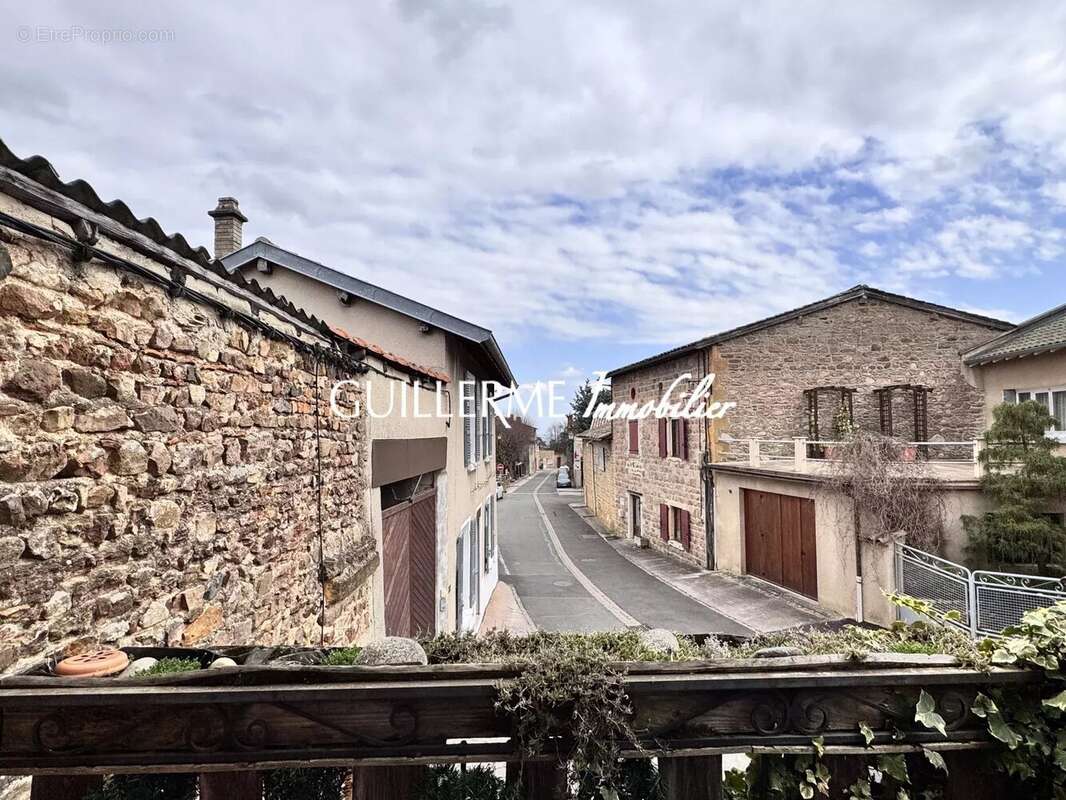 Maison à SALLES-ARBUISSONNAS-EN-BEAUJOLAIS