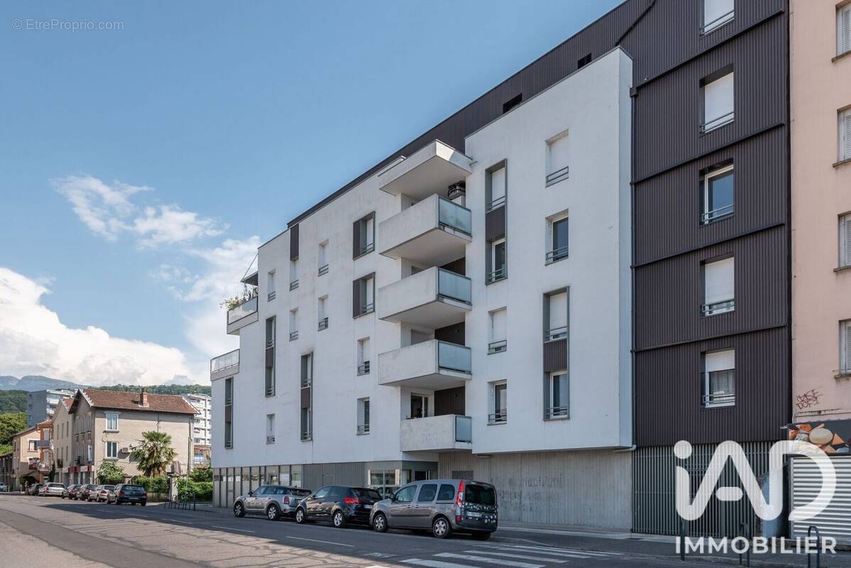 Photo 1 - Appartement à SAINT-MARTIN-D'HERES