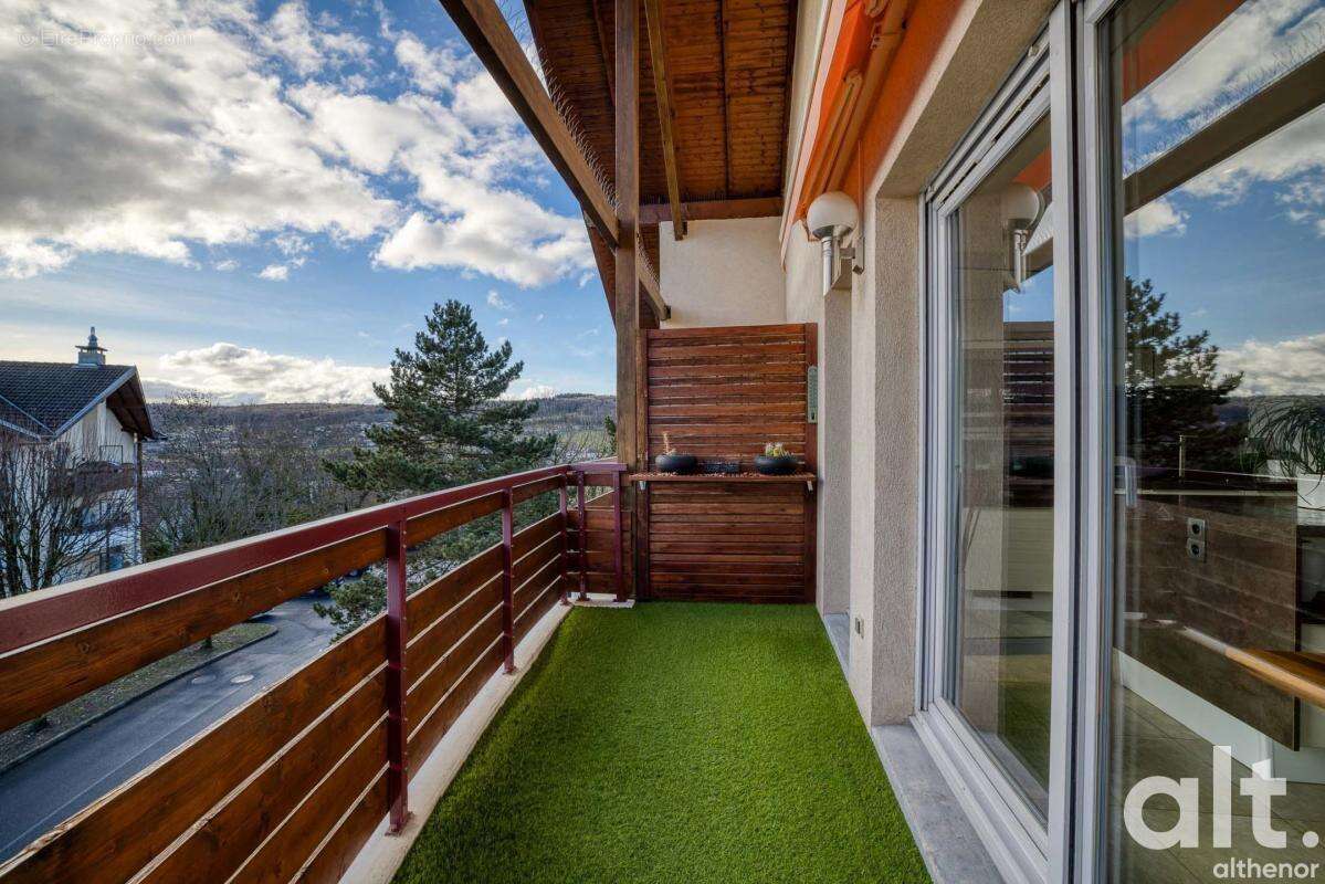 Appartement à POISY
