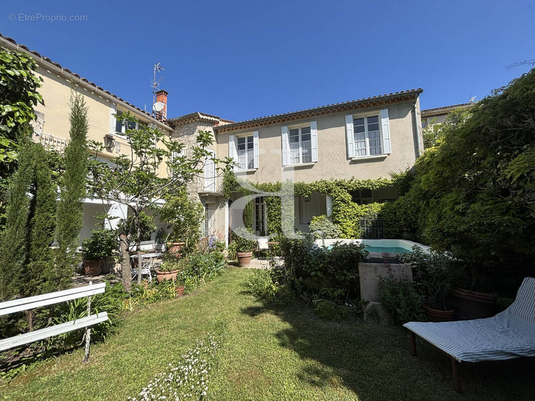 Maison à VAISON-LA-ROMAINE