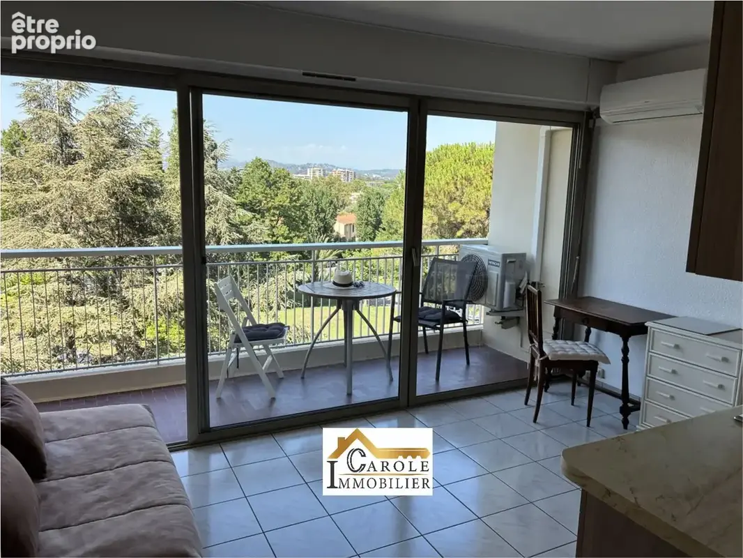 Appartement à MANDELIEU-LA-NAPOULE