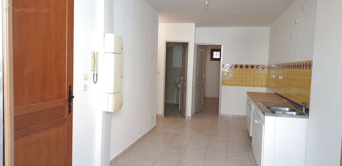 Appartement à SOLLIES-PONT