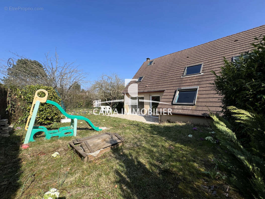 Maison à BUC