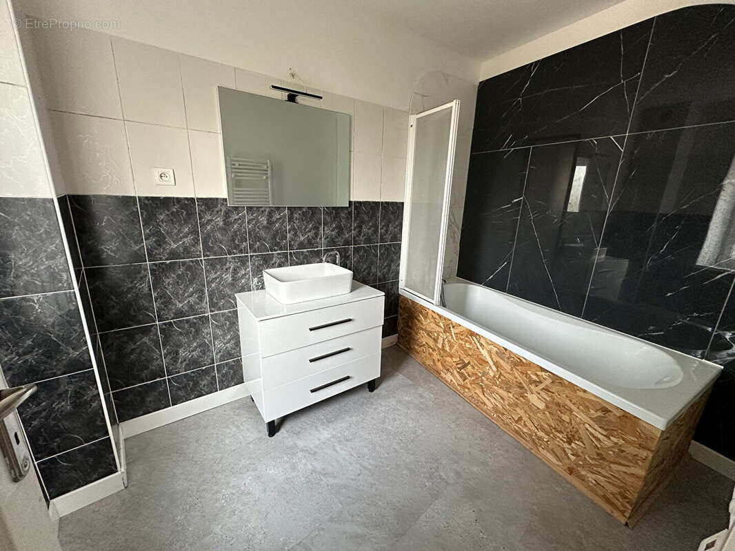 Maison à ESSERTINES-EN-DONZY