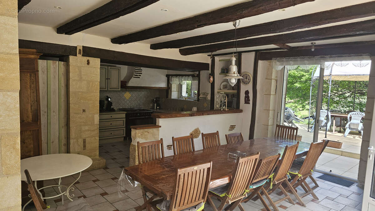 Maison à CREYSSENSAC-ET-PISSOT