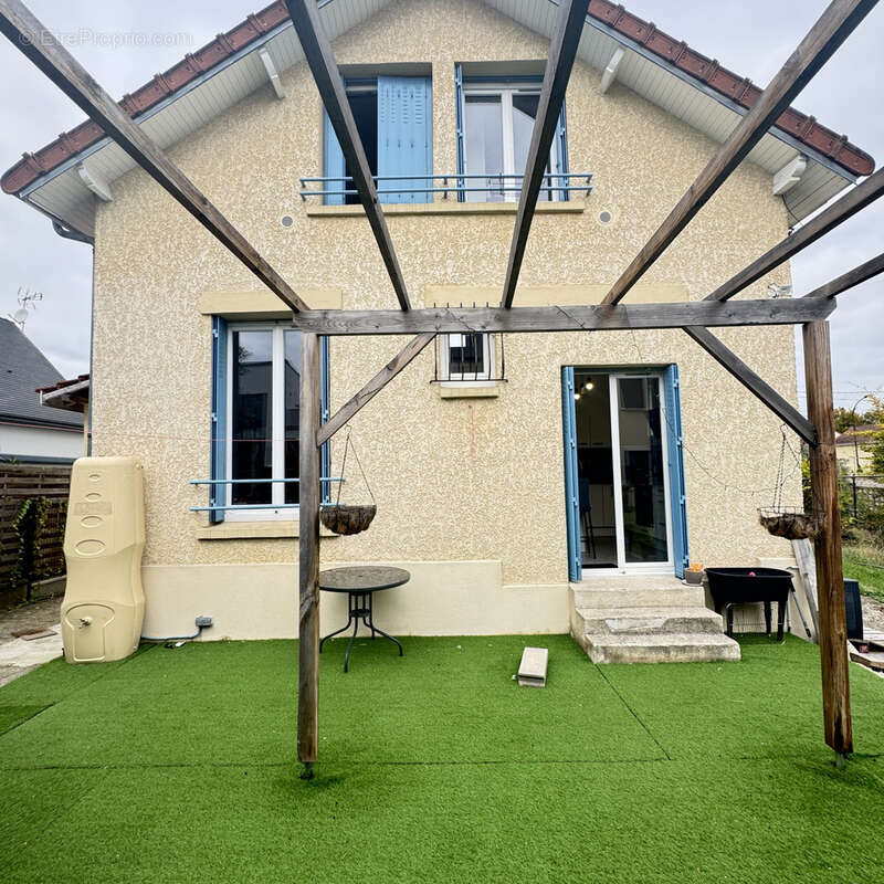 Maison à MONTIGNY-LES-CORMEILLES