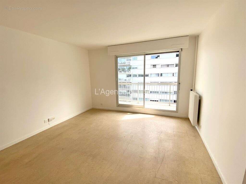 Appartement à PARIS-15E