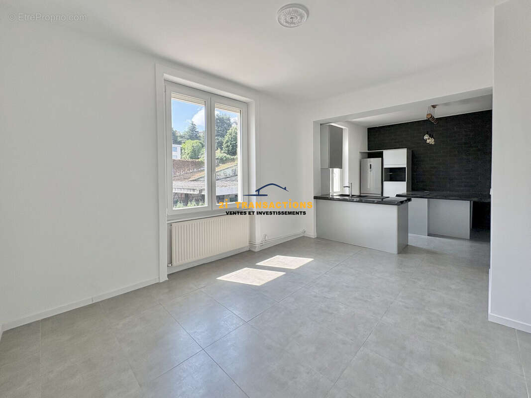 Appartement à SAINT-ETIENNE
