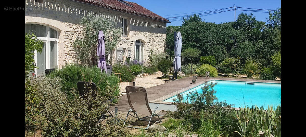 Propriété de charme avec gîte et chambres d'hôtes - photo 3