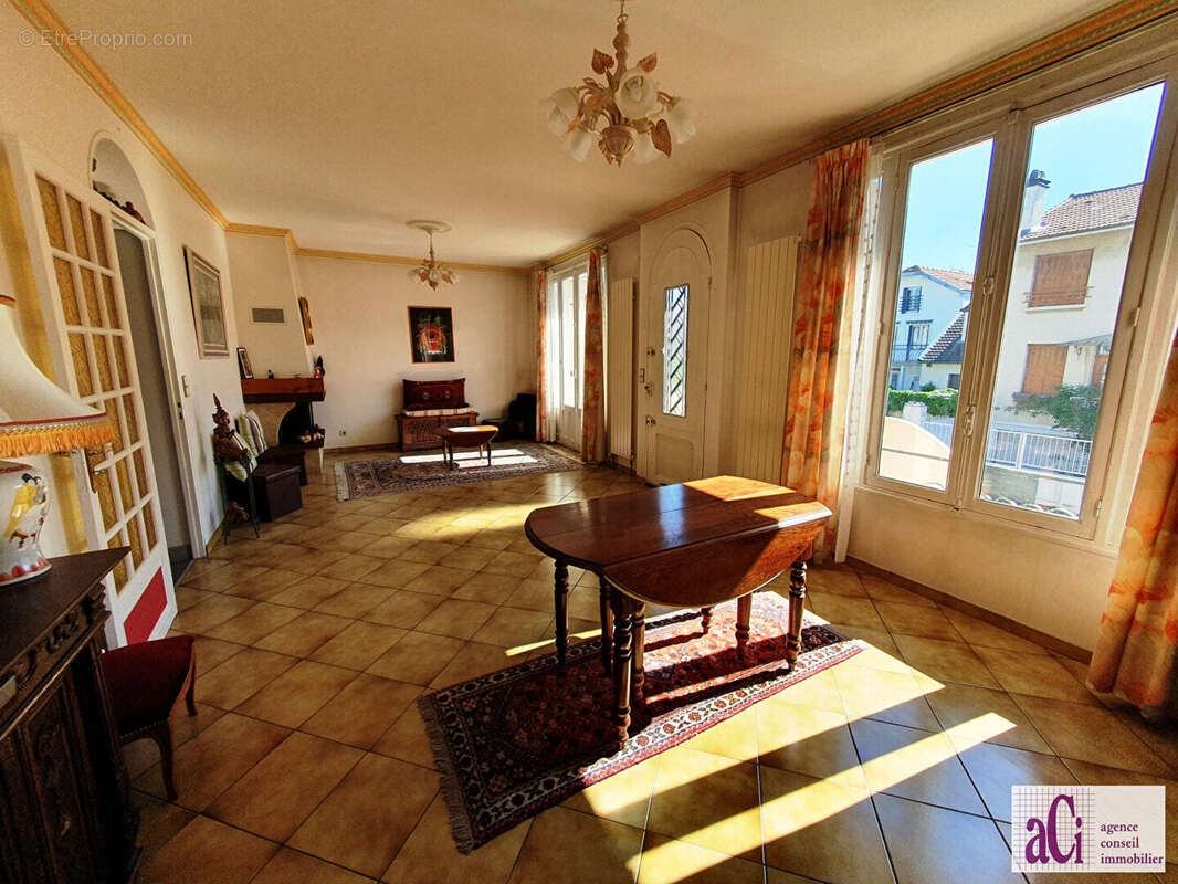 Maison à L&#039;HAY-LES-ROSES