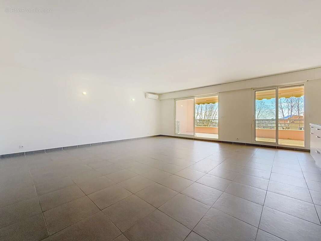 Appartement à LE CANNET