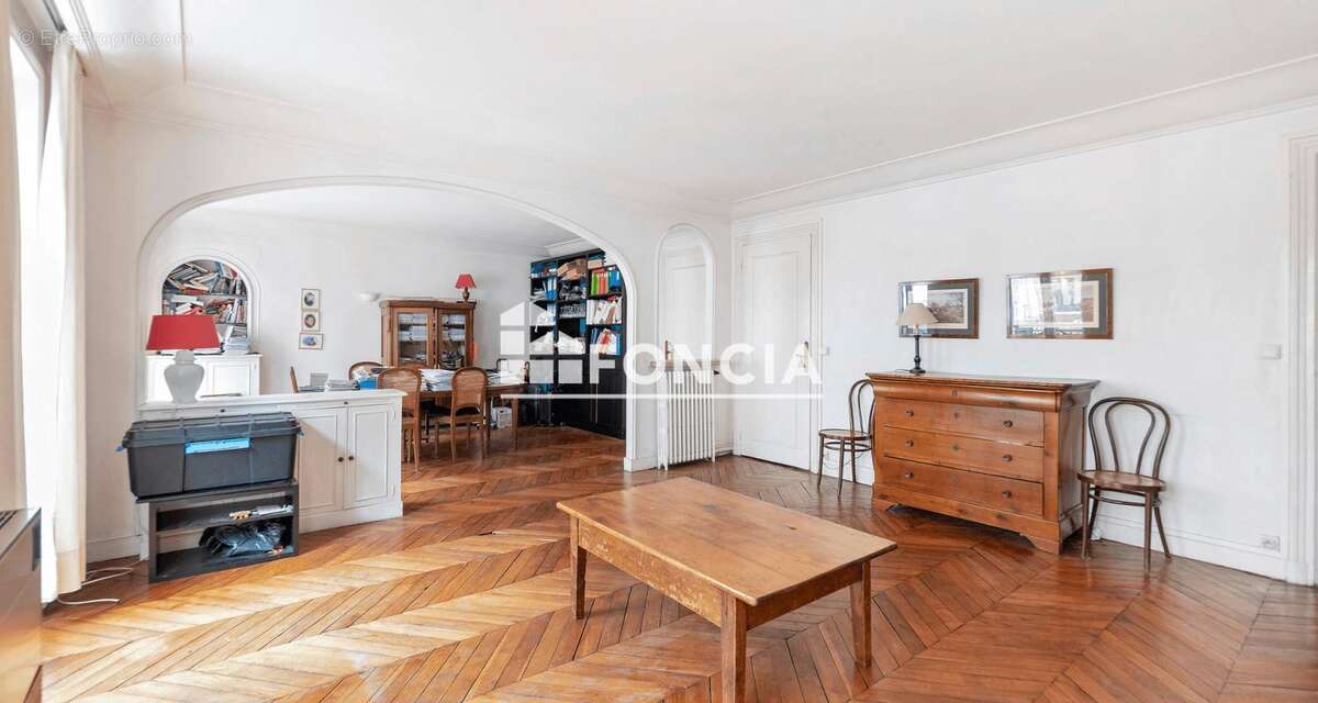 Appartement à PARIS-10E