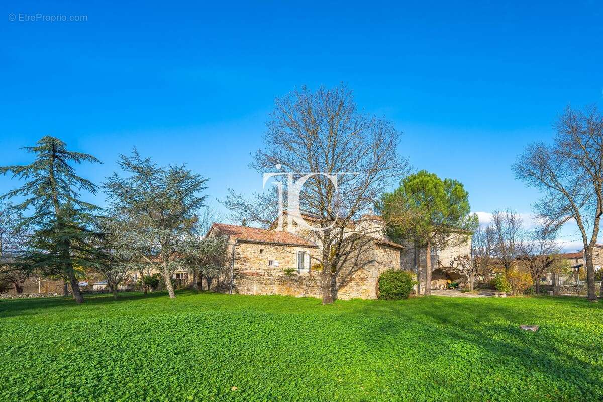 Maison à LABLACHERE