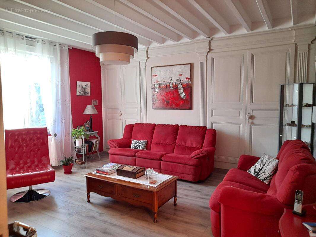 Maison à GIFFAUMONT-CHAMPAUBERT