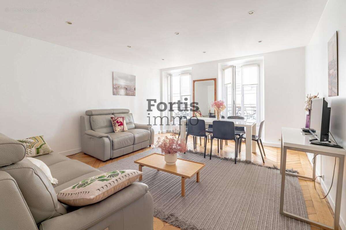 Appartement à PARIS-10E